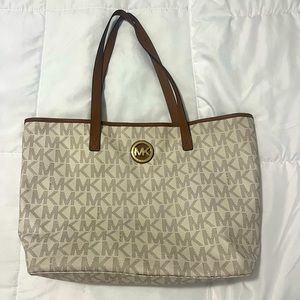 MK vanilla tote bag medium sized